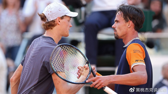 在球场上所 在球场上所