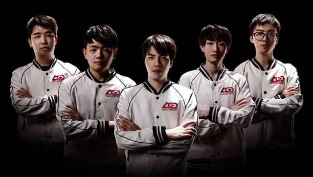 构成了一个 构成了一个